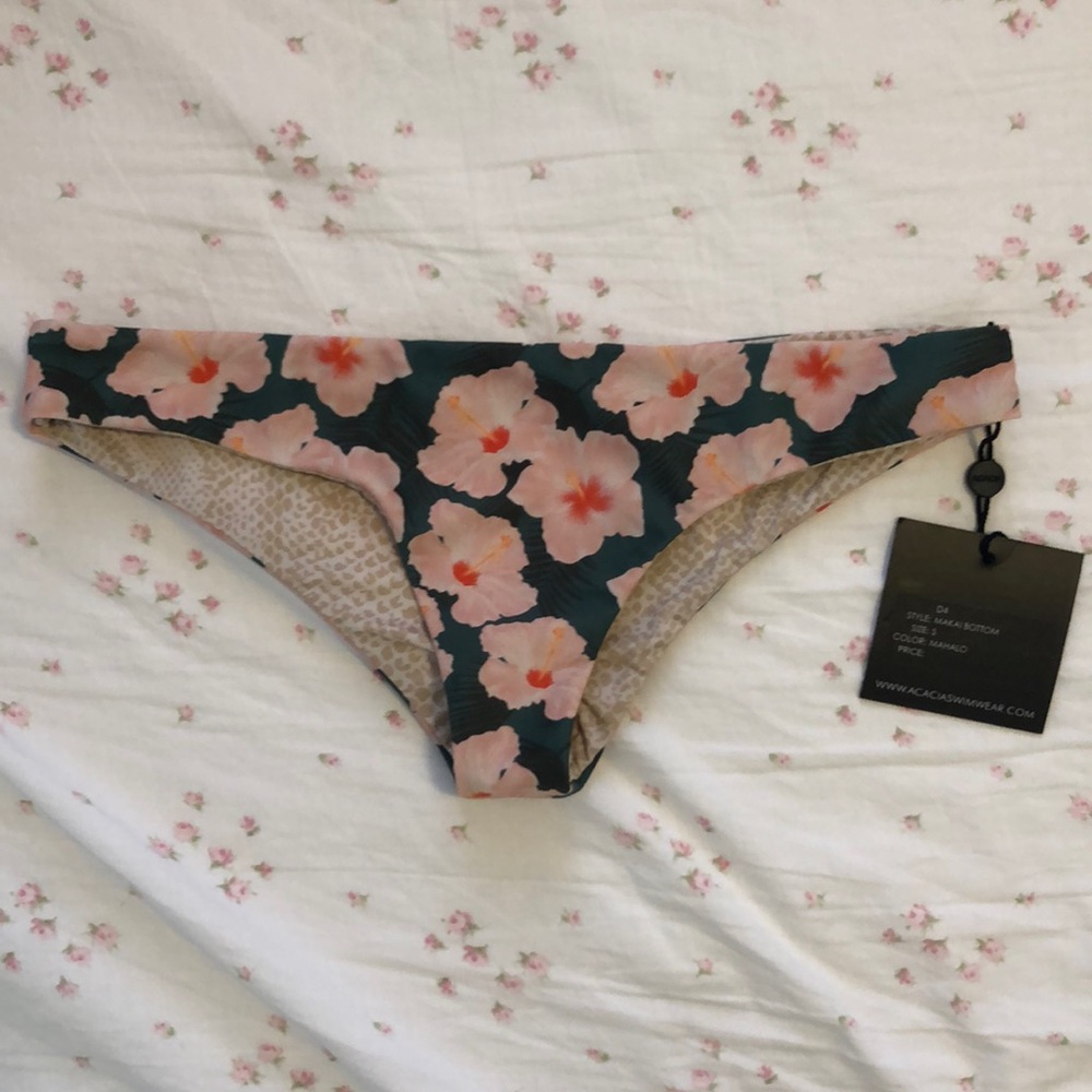 Acacia Makai Bottoms